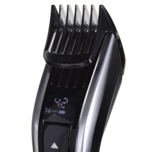 „Philips HAIRCLIPPER Series 9000“ plaukų kirpimo mašinėlė. Savaime galandantys metaliniai peiliukai.