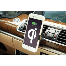 Inbay universal charger for air vent.