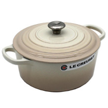 Cookware - Le Creuset Signature Frying Pan 3.3L Cast Iron Enamel Meringue Cookware - Le Creuset Signature Frying Pan 3.3L Cast Iron Enamel Meringue