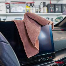 2-in-1 microfiber cloth for cleaning car interiors and screens 30x30 cm 500g AMIO-03982
