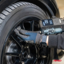 Automobilinis kompresorius su belaidžiu įkraunamu išoriniu akumuliatoriumi LED USB-C 40W AMIO-04378