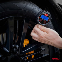 Skaitmeninis manometras su besisukančia galvute ir atstatymo vožtuvu 17 bar AMIO-04464