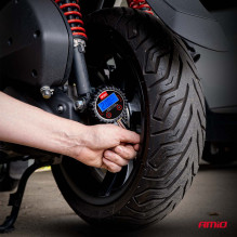 Digital pressure gauge with rotating head and reset valve 17 bar AMIO-04464