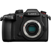 Panasonic Lumix G GH5 II...