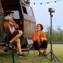 Ugreen selfie stick with stand and remote control LP680 1.8m (black) Ugreen selfie stick with stand and remote control LP680 1.8m (black)