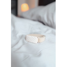Homedics SS-WB100CE-WW, WakeBand, Your Silent Alarm, Cream
