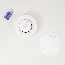 PNI SafeHouse A022 wireless temperature and humidity smoke sensor compatible with the Tuya application, sound alarm