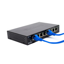 Internet switch D-link DLK S108 with 8 ports 10 / 100Mb metal housing Internet switch D-link DLK S108 with 8 ports 10 / 100Mb metal housing