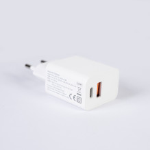 PNI Adventure F80 dvigubas LED priekinis žibintas, 1000 lm, 6 W, 2200 mAh, IP68, pakuotėje yra PNI CHG300 maitinimo šalt