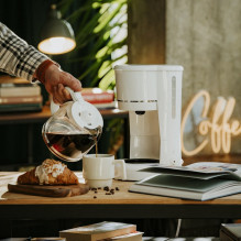 Adler AD 4383w Drip coffee maker for ground coffee 1.5 L white Adler AD 4383w Drip coffee maker for ground coffee 1.5 L white