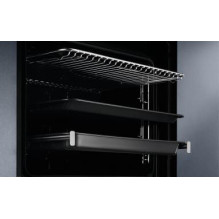 70l.talpos įmontuojama garinė juodos spalvos orkaitė Electrolux EOB8S39WZ