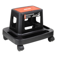 Dirbtuvių kėdė ant ratukų...