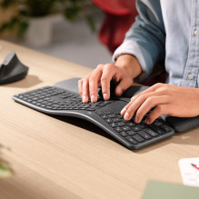 Klaviatūra - Logitech ERGO K860 belaidė ergonominė klaviatūra su riešo atrama juoda