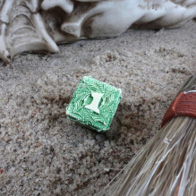 Gaming Dice Set - Dracopolis Andean Longneck 7 Dice Beige with Green Markings