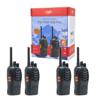 Komplekte yra 4 nešiojamų radijo stočių PNI PMR R40 PRO su baterijomis, įkrovikliais ir ausinėmis Komplekte yra 4 nešiojamų radijo stočių PNI PMR R40 PRO su baterijomis, įkrovikliais ir ausinėmis
