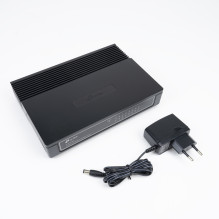 TP-LINK TL-SF1016D internet switch with 16 10 / 100Mb ports TP-LINK TL-SF1016D internet switch with 16 10 / 100Mb ports
