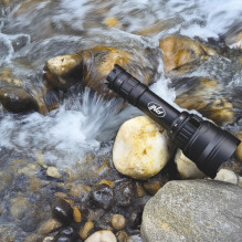 PNI Adventure F300 LED žibintuvėlis 3 spalvų: balta, raudona, žalia, atstumas 500 m, šviesos srautas 540 lm, pridedama 1