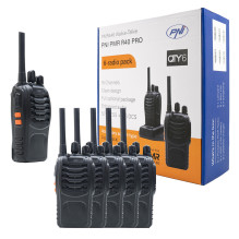 Komplekte yra 6 nešiojamų radijo stočių PNI PMR R40 PRO su baterijomis, įkrovikliais ir ausinėmis Komplekte yra 6 nešiojamų radijo stočių PNI PMR R40 PRO su baterijomis, įkrovikliais ir ausinėmis