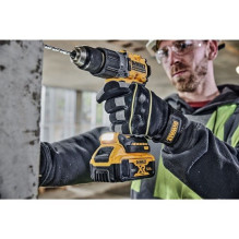 DeWalt DCK2026P2T-QW rinkinys DCD805 + DCG405, 18 V XR 2×5.0 Ah juodas, geltonas