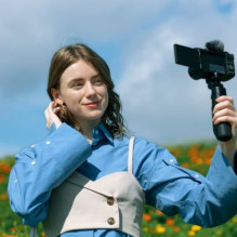 Canon PowerShot V1 Premium Vlogger Kit Black