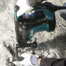 Makita HM1213C