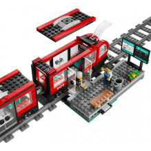 LEGO City Downtown Streetcar and Station 60423