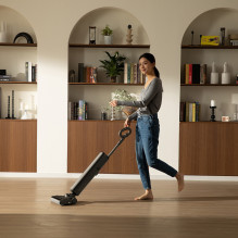 UWANT D600 upright vacuum cleaner with wet and dry mopping function - black