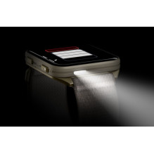 „Garmin Venu X1“ minkštos auksinės spalvos su titano korpusu ir prancūziškai pilku nailono dirželiu