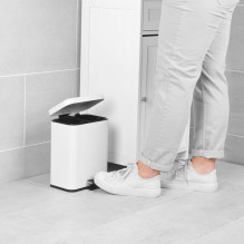 „Beldray LA035235WHTFEU7“ 5 litrų talpos dviejų skyrių šiukšliadėžė – balta „Beldray LA035235WHTFEU7“ 5 litrų talpos dviejų skyrių šiukšliadėžė – balta