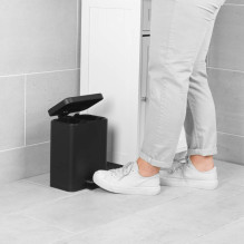 „Beldray LA035235BLKFEU7“ 5 litrų talpos dviejų skyrių šiukšliadėžė – juoda „Beldray LA035235BLKFEU7“ 5 litrų talpos dviejų skyrių šiukšliadėžė – juoda