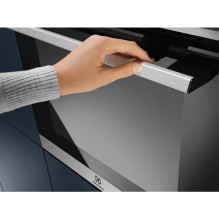 Electrolux EOC6H76X 72 LA juodas