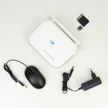 PNI House WIFI800 wireless NVR package, 8 channels 5MP or 4 channels 4K 8MP, voice prompt and PNI 128GB MicroSD memory c