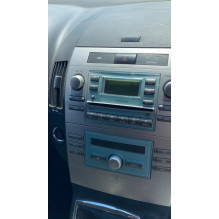 Ramka radiowa 2 DIN Toyota Corolla Verso (E12) 2004 - 2009 srebrna Ramka radiowa 2 DIN Toyota Corolla Verso (E12) 2004 - 2009 srebrna