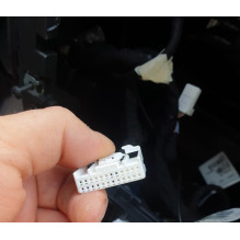 Adapter do sterowania z kierownicy Dacia Duster Logan Sandero 2010- CTSDC002.2