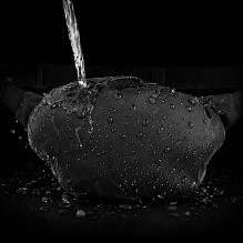 „Wozinsky WSB-W1“ unisex rankinė per petį su reguliuojamu dirželiu, atspari vandeniui – juoda