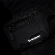 „Wozinsky WSB-W1“ unisex rankinė per petį su reguliuojamu dirželiu, atspari vandeniui – juoda