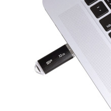 Silicon Power Ultima U02 USB atmintinė 32 GB USB A tipo 2.0 juoda