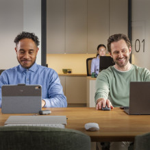 „Logitech MX Anywhere 3S“ pelė, skirta biurui, dešiniarankiams, belaidė RF + „Bluetooth“, lazerinė, 8000 DPI