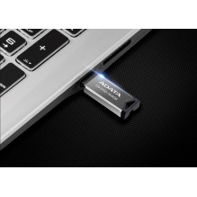 ADATA UV250 USB atmintinė 32 GB USB A tipo 2.0 Sidabrinė ADATA UV250 USB atmintinė 32 GB USB A tipo 2.0 Sidabrinė