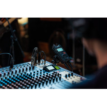 Tascam DR-40X - nešiojamas skaitmeninis diktofonas su USB sąsaja, 2 stereo įrašymai