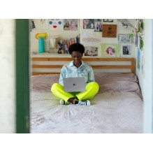 Microsoft Surface Laptop Go Intel® Core™ i5 i5-1035G1 31.6 cm (12.4") Touchscreen 8 GB LPDDR4x-SDRAM 256 GB SSD Wi-