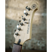 Yamaha Pacifica 112J BL MKII - elektrinė gitara Yamaha Pacifica 112J BL MKII - elektrinė gitara