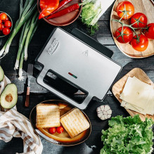 Adler AD 3073 sumuštinių keptuvė, sidabrinė-juoda Adler AD 3073 sumuštinių keptuvė, sidabrinė-juoda