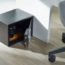 Yale YSV / 250 / DB2 Laisvai pastatomas seifas, 16,3 l, plienas, juodas Yale YSV / 250 / DB2 Laisvai pastatomas seifas, 16,3 l, plienas, juodas