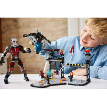 LEGO MARVEL 76314 Captain America: Civil War Battle LEGO MARVEL 76314 Captain America: Civil War Battle