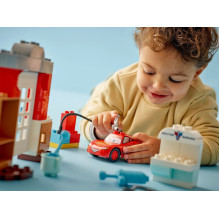 LEGO DUPLO 10456 McQueeno apsilankymas Doctoro garaže LEGO DUPLO 10456 McQueeno apsilankymas Doctoro garaže