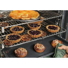 Orkaitė „Elektrolux LOE8F38X“, 72 l, 3500 W, juoda