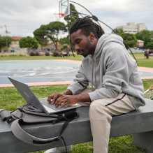 HP Pavilion 16-ag0007nw Ryzen 5 8540U 16" 2K 300nits AG 16GB LPDDR5-6400 SSD 512 Radeon 740M kamera 1080p 59Wh Win1