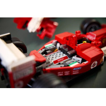LEGO ICONS 11375 Ferrari F2004 ir Michael Schumacher