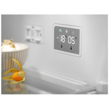 Refrigerator ELECTROLUX LNT7ME32M2